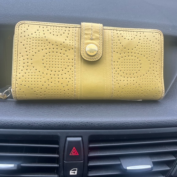 Coach embroidered Long wallet - Picture 2 of 14